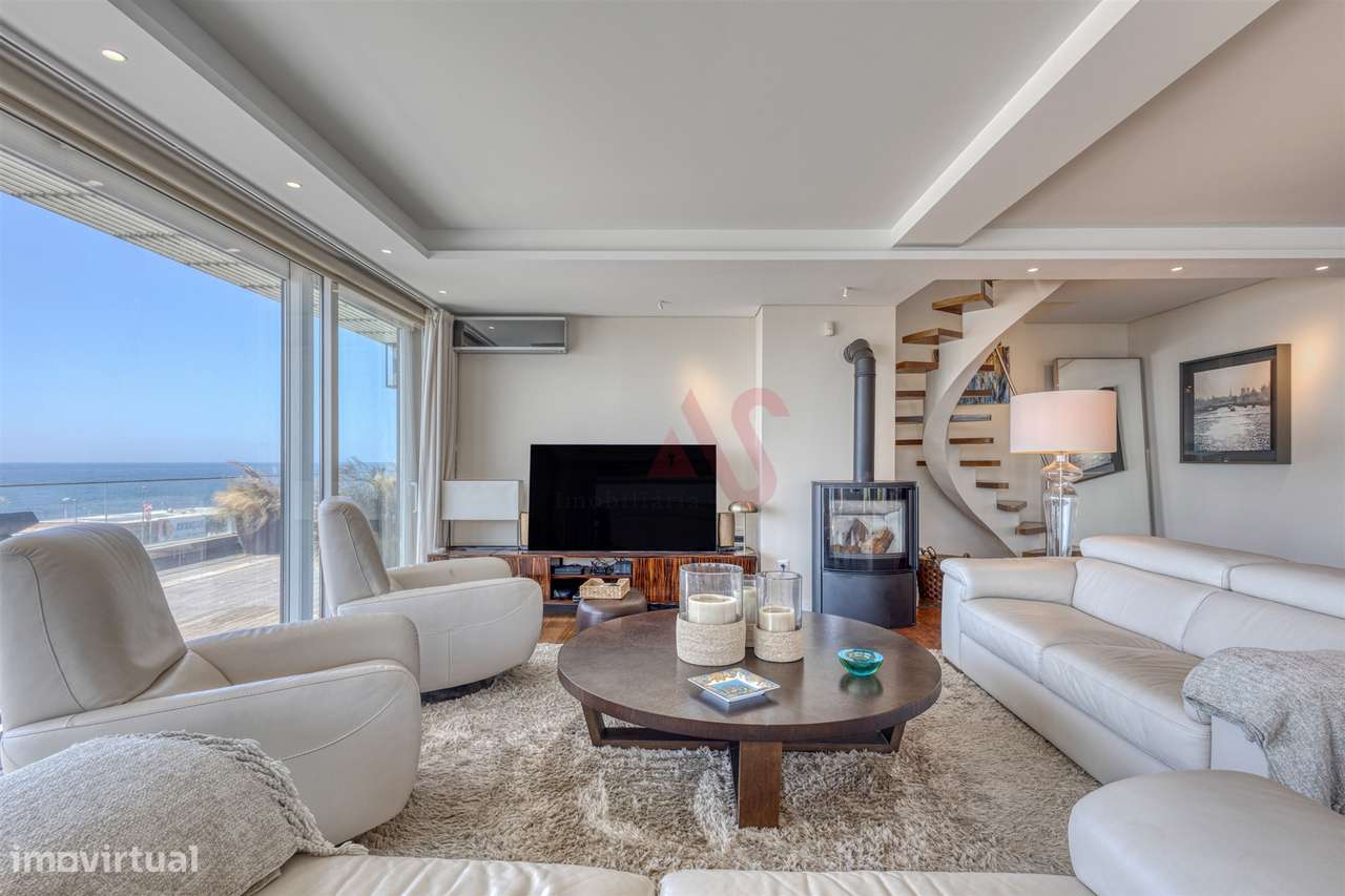 Penthouse Duplex Exclusiva em Frente à Praia de Salgueiros – na Primei-5