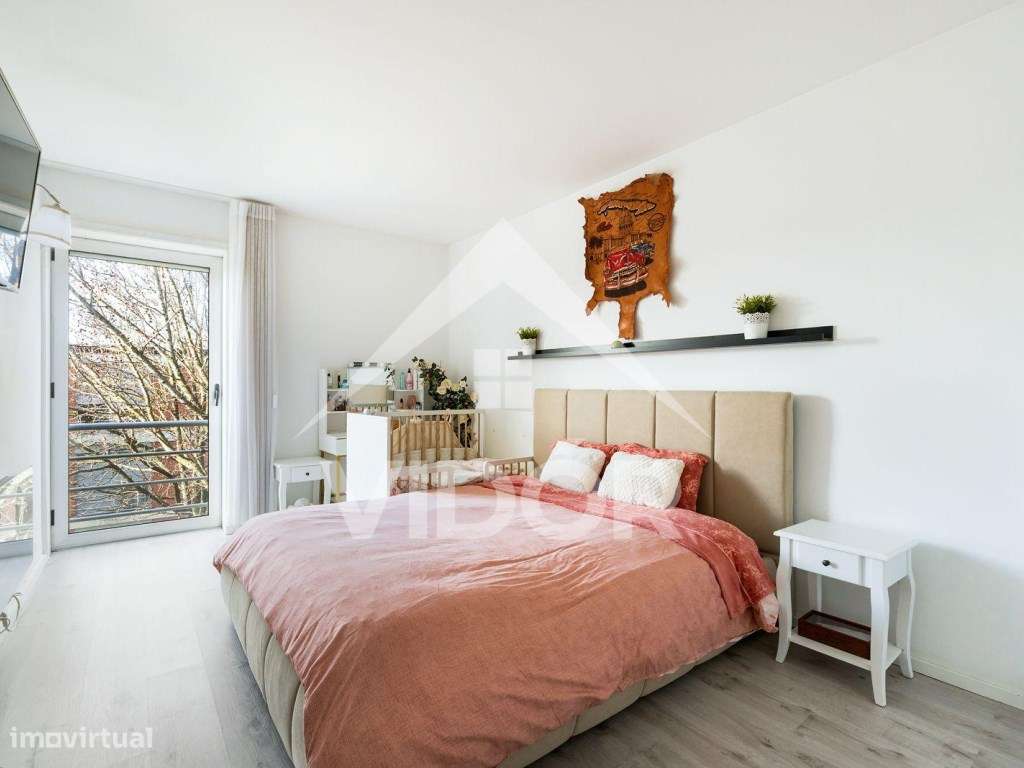 T2 com 130 m² | 105 m² de Área Privativa + Garagem e Arrumos-10