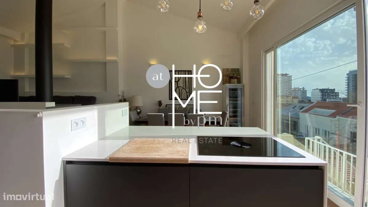 Caramão da Ajuda | Moradia T3 geminada única | Com garagem e terraço-4