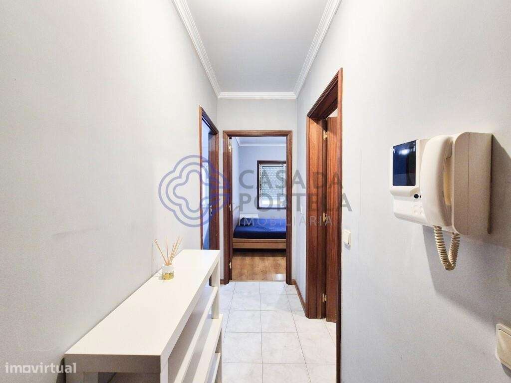 T1 junto à Estação General Torres (metro e comboio) - Grande imagem: 4/14