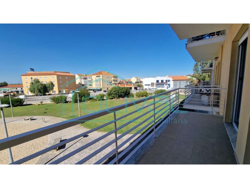 Apartamento T3 em Condomínio Privado com Piscina-5