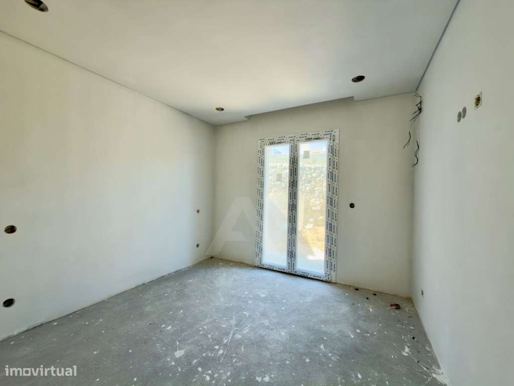 Apartamento T3 novo em Alcoitão com terraço, jacuzzi e garagem-13