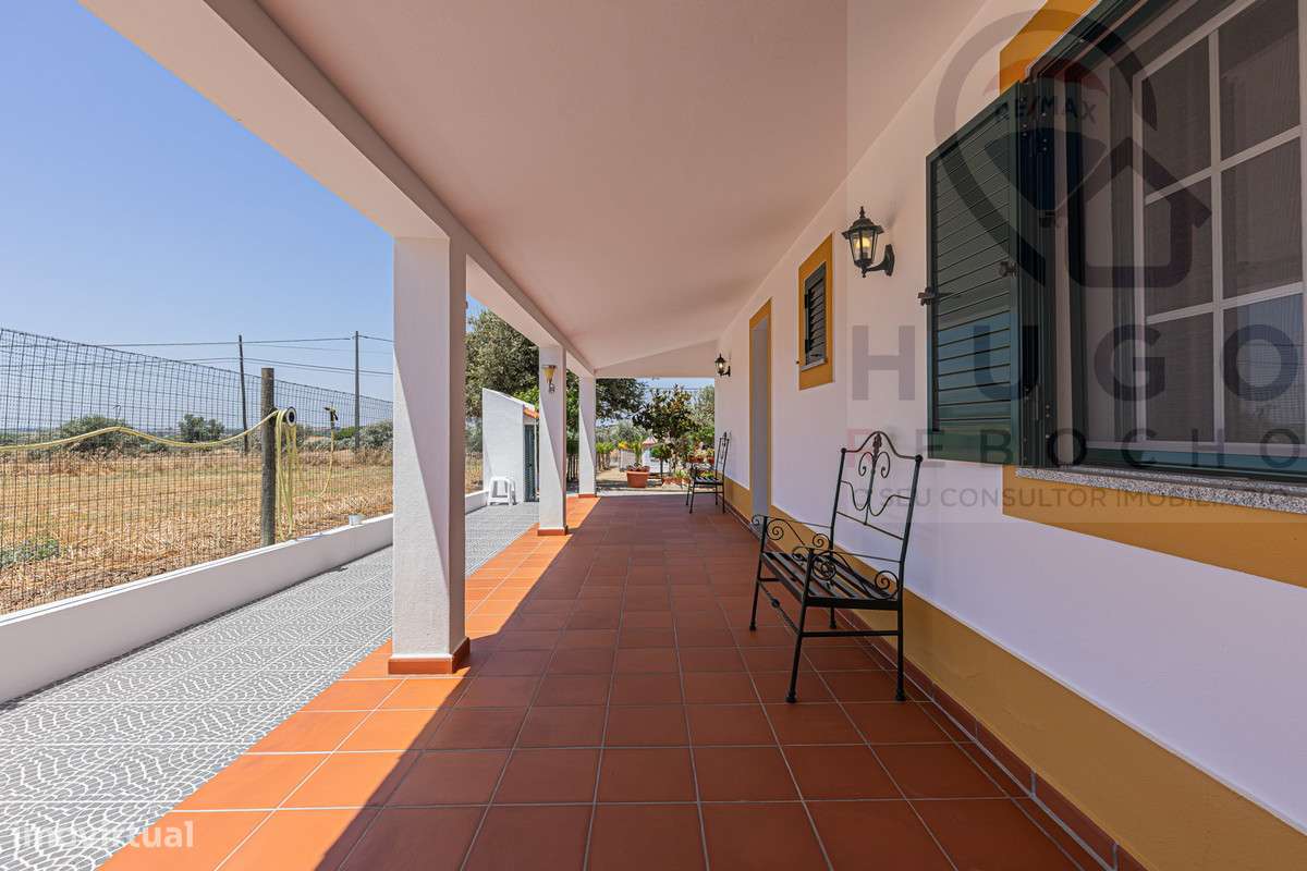 Quinta com 1,425 ha em Redondo-27