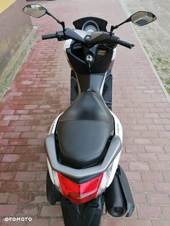 Yamaha NMAX - 6