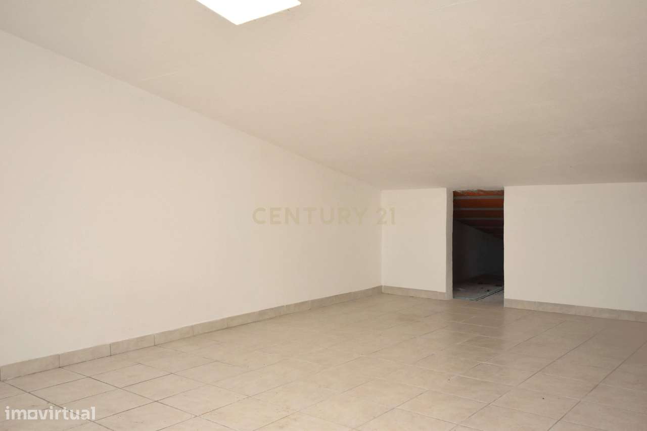 Moradia Isolada T4 Sarilhos Grande, Montijo-31