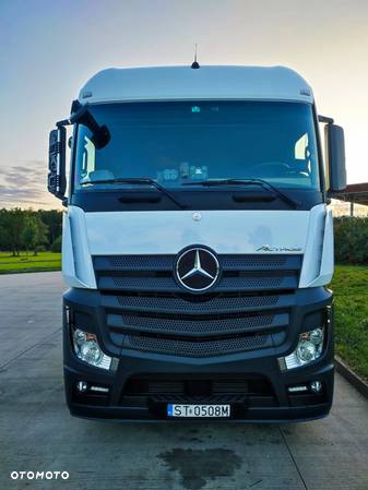 Mercedes-Benz Actros - 4