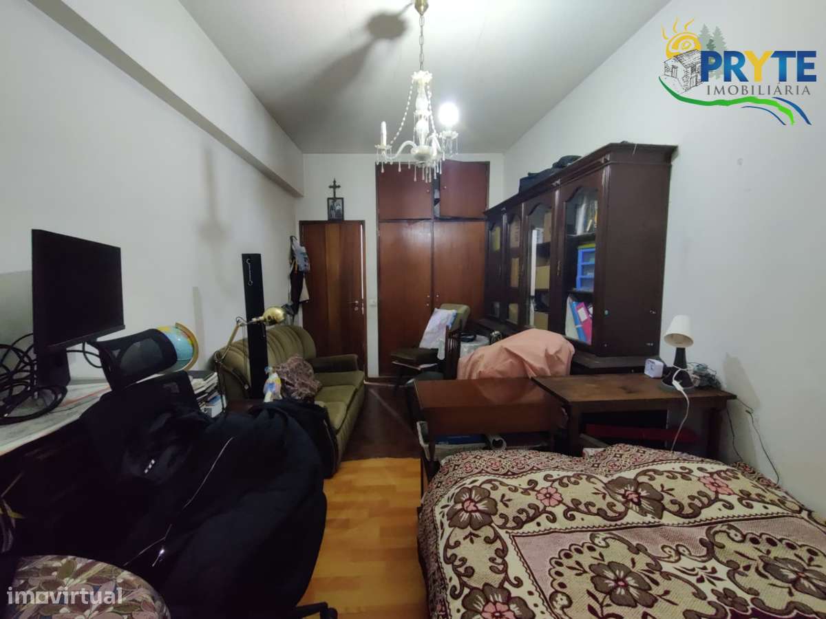 Apartamento T1+1 situado em Campolide-18