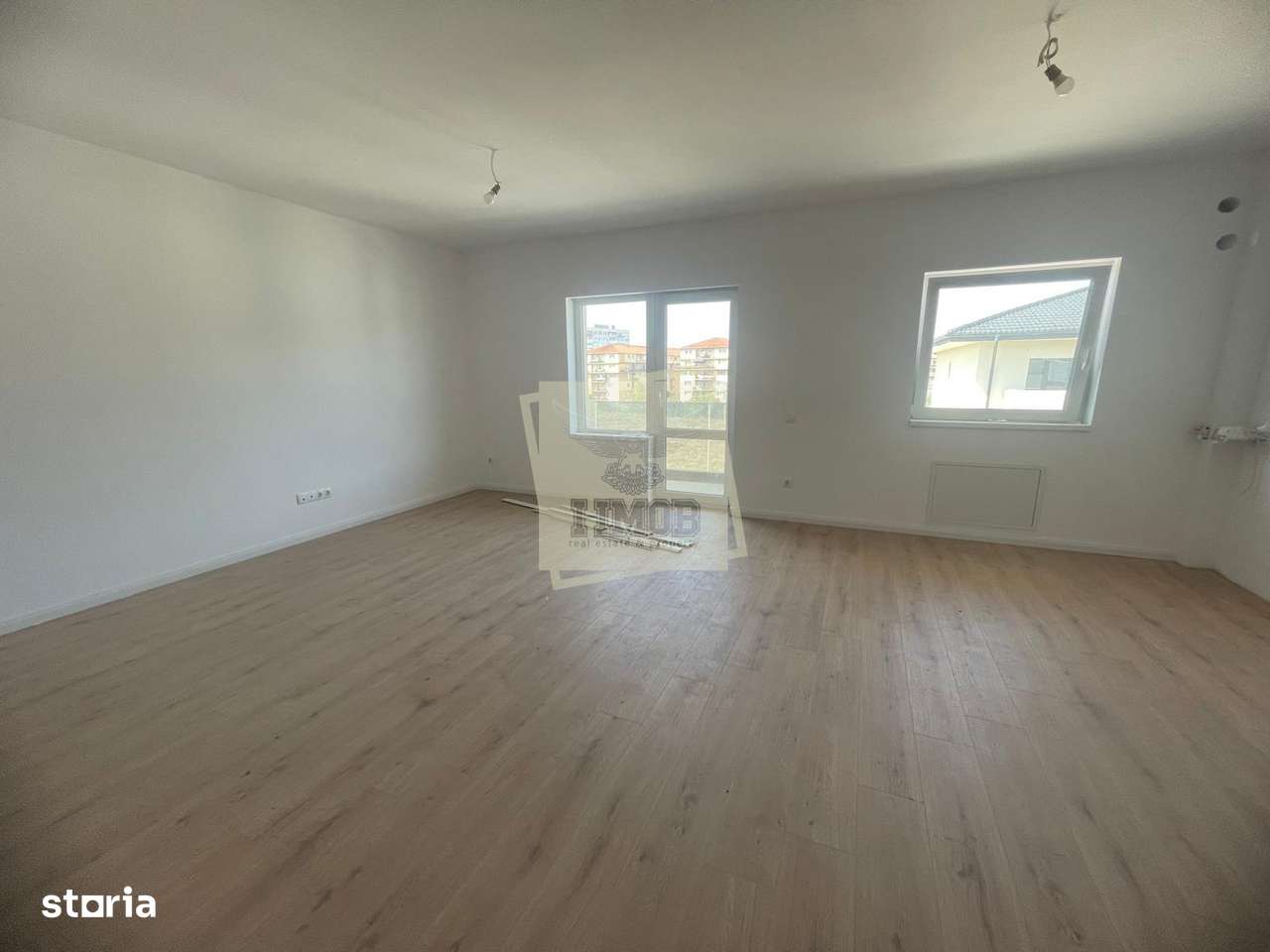 Apartament  2 camere etajul 1 cu balcon si parcare  pe Doamna Stanca - Imagine principală: 4/12