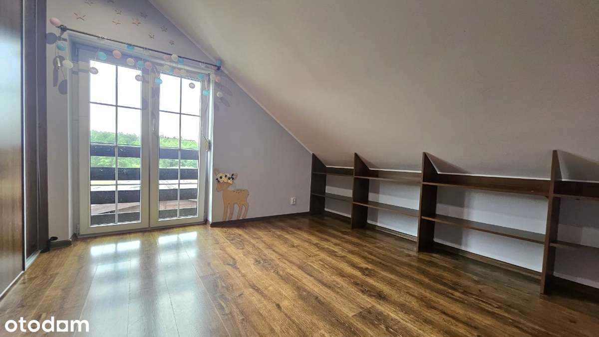 Otoczony naturą  rodzinny dom z możliwością inwestycyjną-17