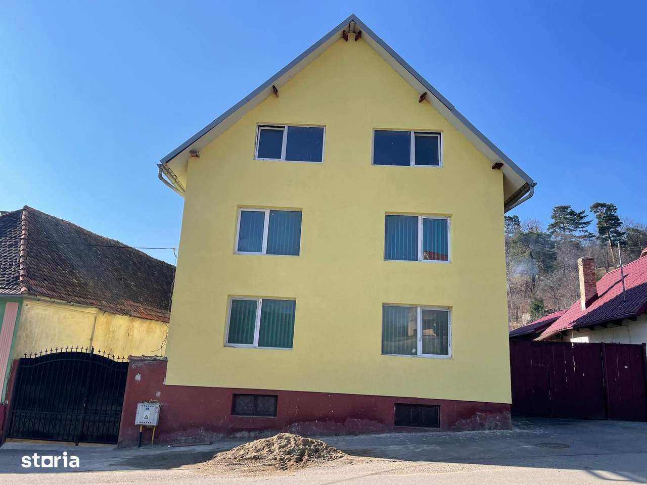 Casă cu 2 corpuri 475,5 mp Codlea-0