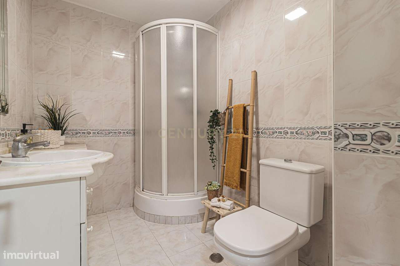 Apartamento T2 em Cacém, Sintra - Oportunidade Única-9
