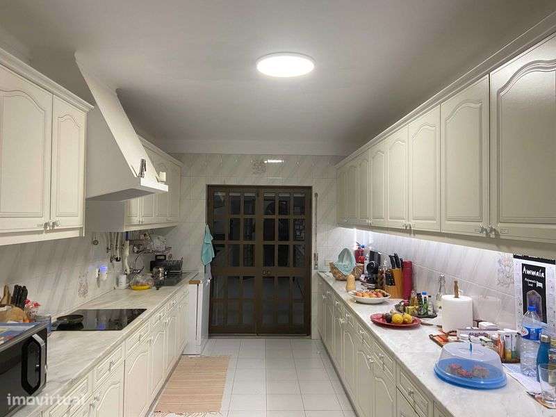 T5 com logradouro em prédio com elevador - Grande imagem: 2/6