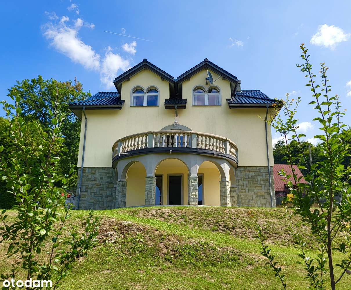 Willa z kamiennym widokowym tarasem pod lasem i blisko rzeki BRENNA-5