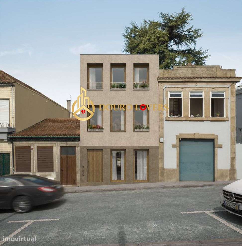 Moradia para reabilitar à venda em S. Roque da Lameira, Campanhã-0