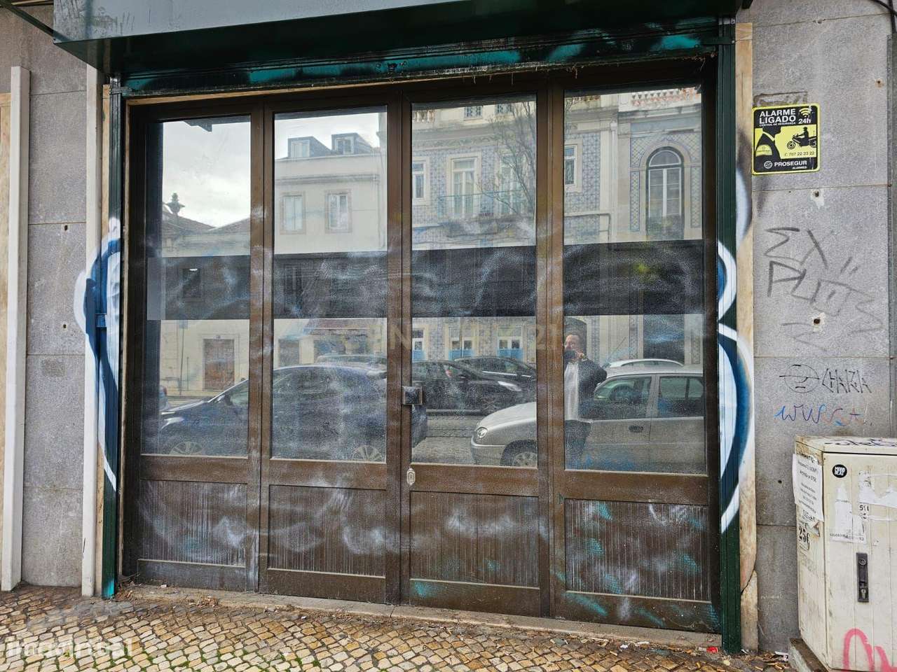 Arrenda-se Espaço Comercial de 370m² junto ao Campo Mártires da Pátria - Grande imagem: 3/16