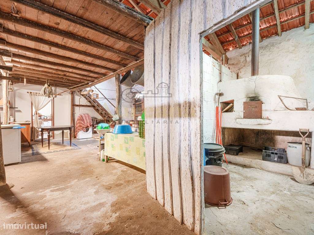 Moradia com Terreno Amplo e Vista Deslumbrante - Concelho de Ourém-36