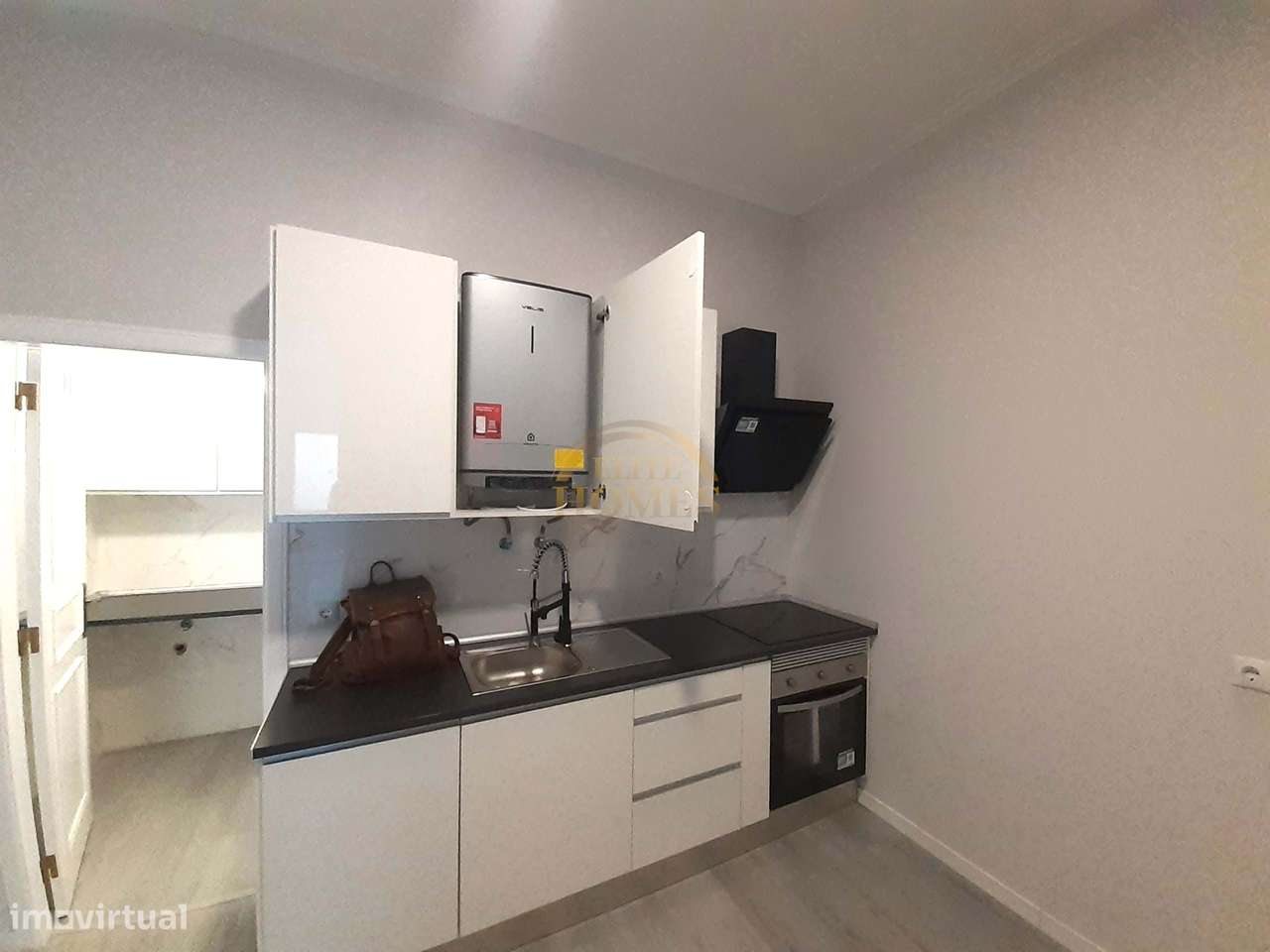 Loja reabilitada com 97m2 para um elegante T1 projectado para oferecer - Grande imagem: 4/22