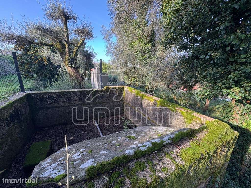 Propriedade para recuperar em Deão-18