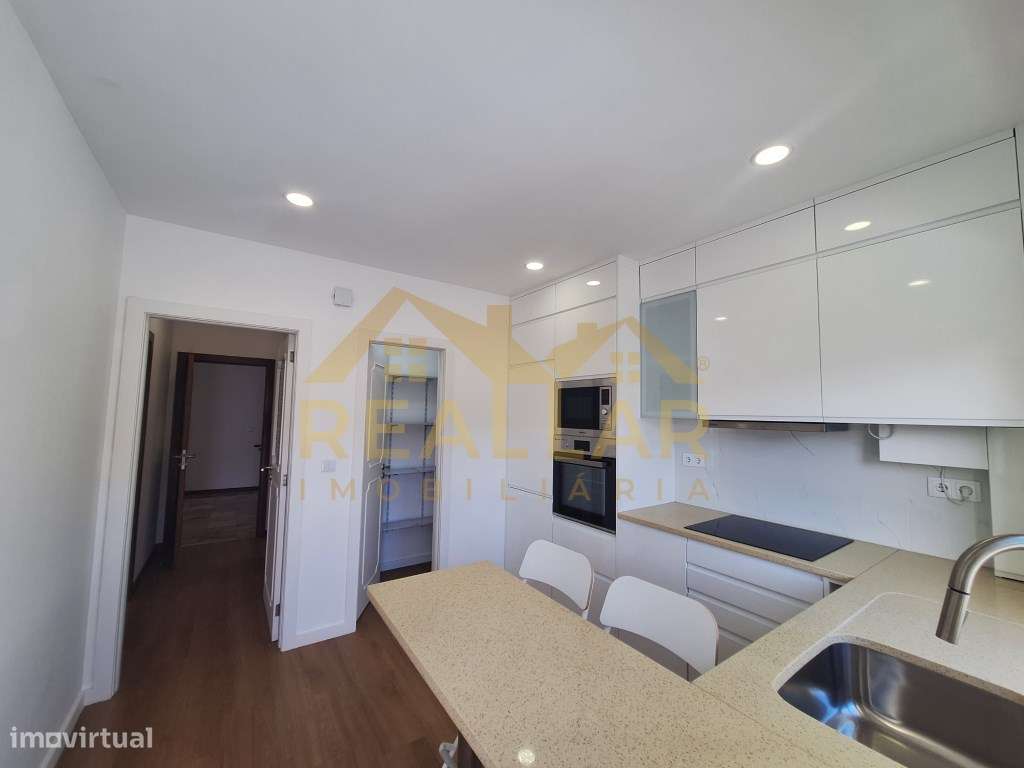 Apartamento T3 no Centro da Póvoa de Varzim - Grande imagem: 3/27