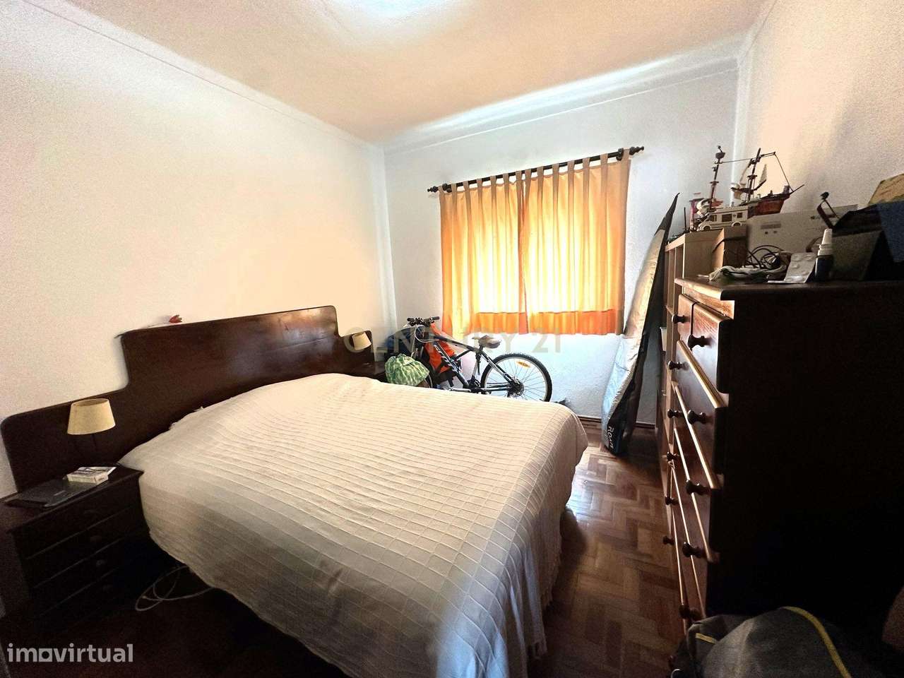 CAPARIDE-Moradia com 3 apartamentos independentes-46