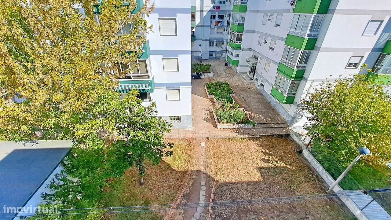 Apartamento T2 com 73m2 com Arrecadação na Arroja/Odivelas-13