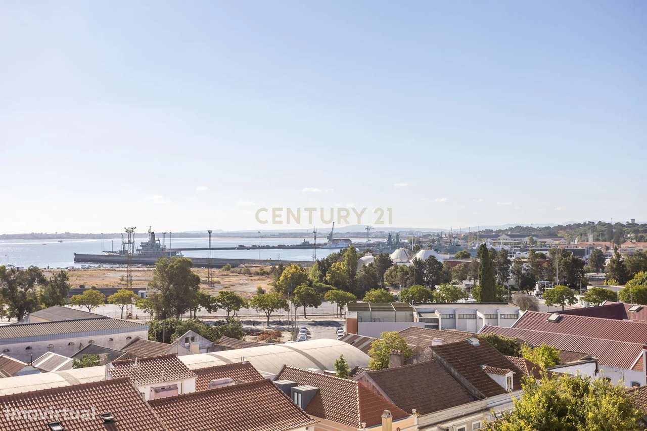 Apartamento T3 em Almada com Excelente Localização-33