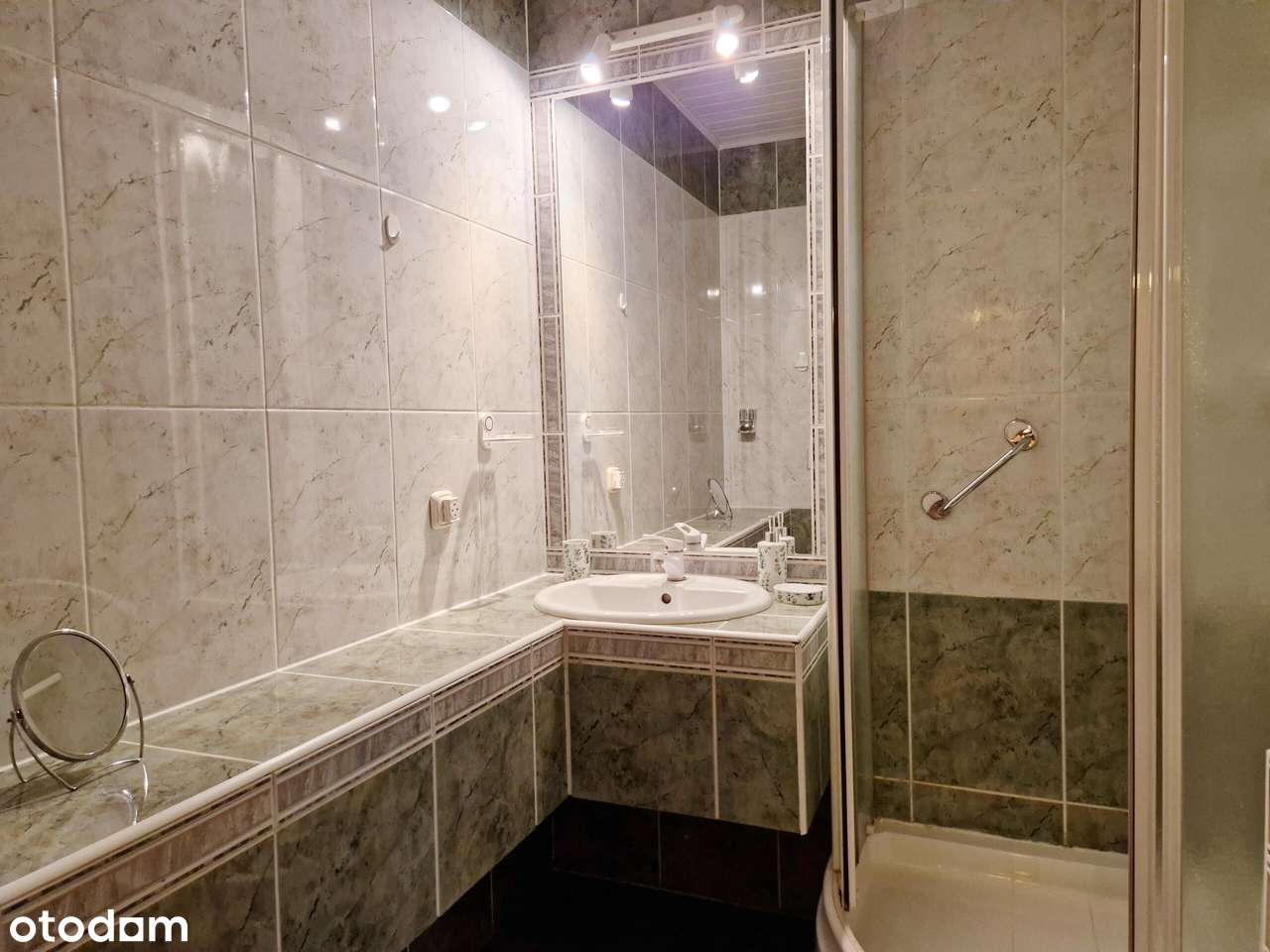 3-pokojowe mieszkanie z widokiem na całe miasto-9