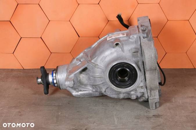 BMW G30 M550iX G14 G15 G16 M850iX TYLNY MOST DYFER 8686983 2.81 - 4