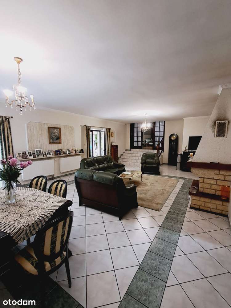 Dom parterowy z użyt. poddaszem o pow. 240 m2, działka 1700m2, Wolica - Pełny obrazek: 4/20