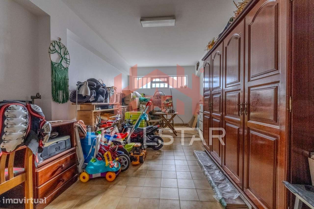 Apartamento T3 / Cozinha Equipada e Terraço / Nazaré-31