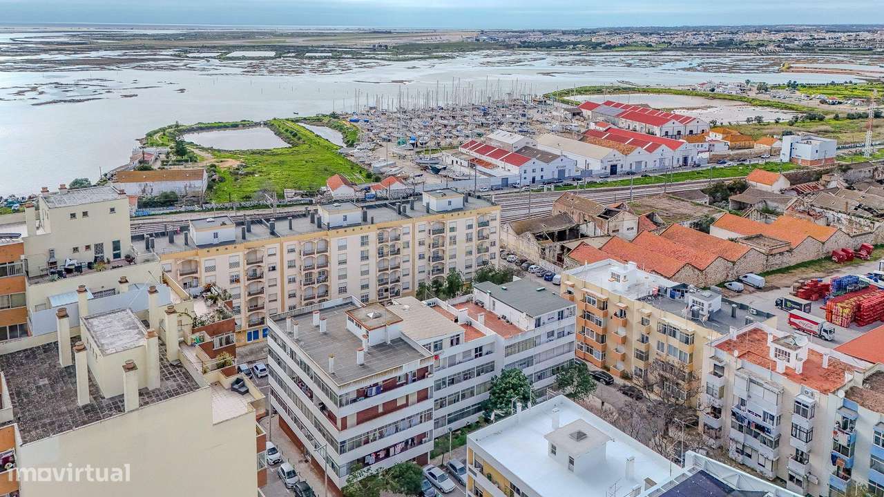 *Oportunidade: Apartamento T2 Remodelado na Baixa de Faro!*-35