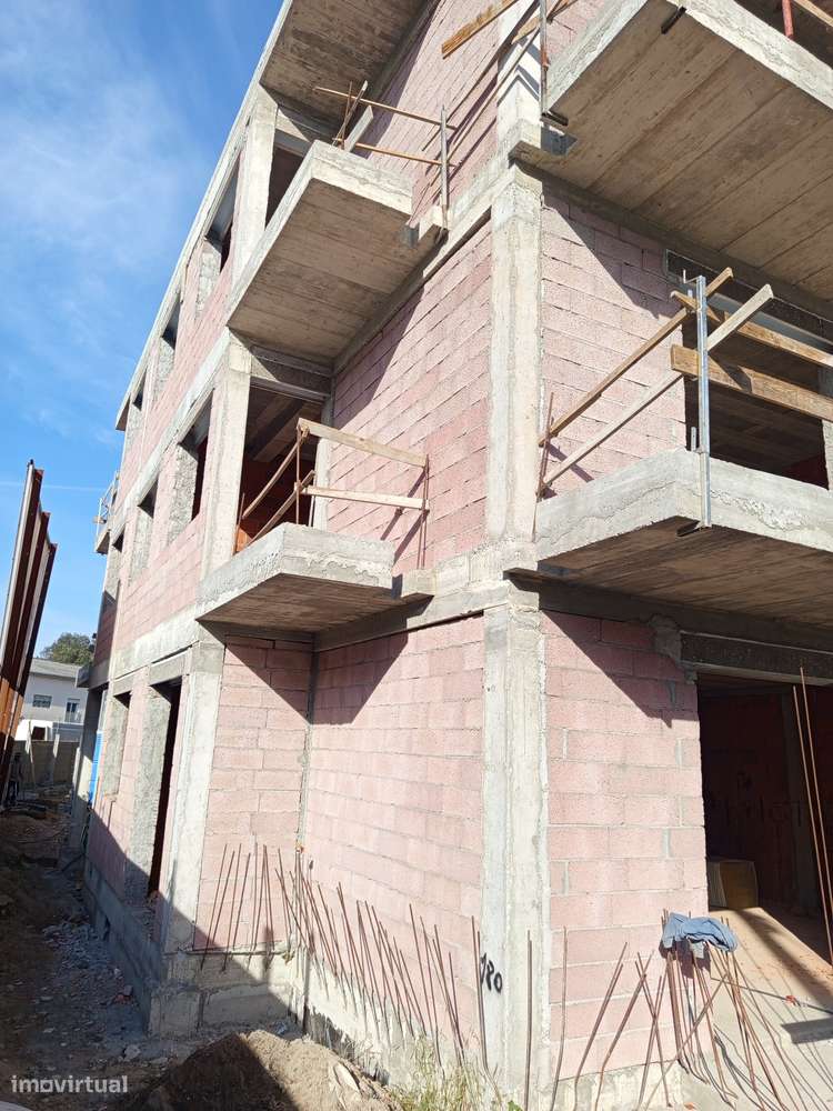 Apartamento T1 com varanda e garagem em Rio Tinto - Grande imagem: 5/16