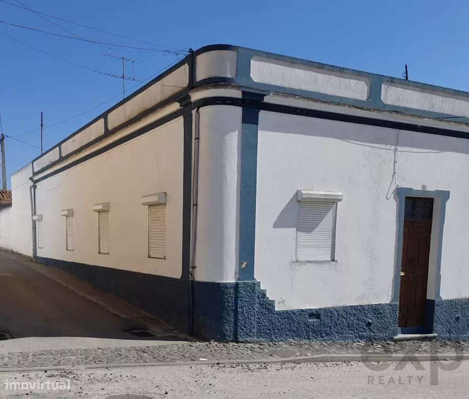 MORADIA T4 ALENTEJANA COM GARAGEM, AMPLO TERRACO, QUINTAL, EM BERINGEL - Grande imagem: 2/13