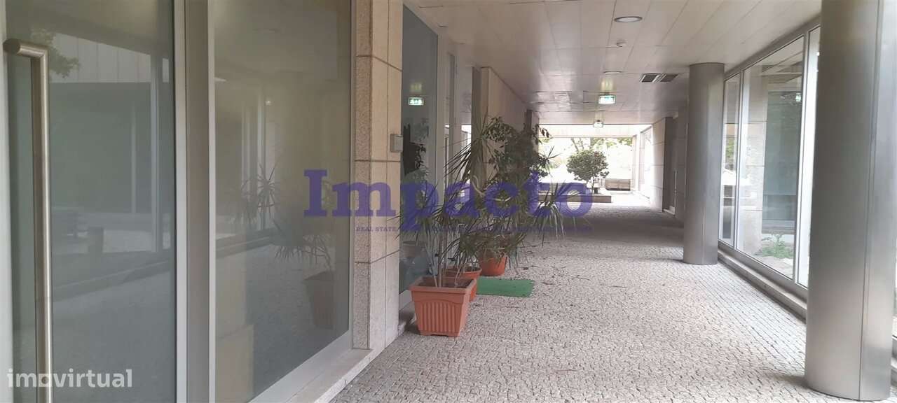 Loja em Lordelo do Ouro, Porto para arrendar - Grande imagem: 5/5