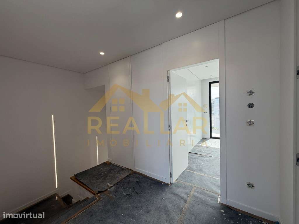 Luxo e Minimalismo: Moradias T3 de Arquitetura Contemporânea-12