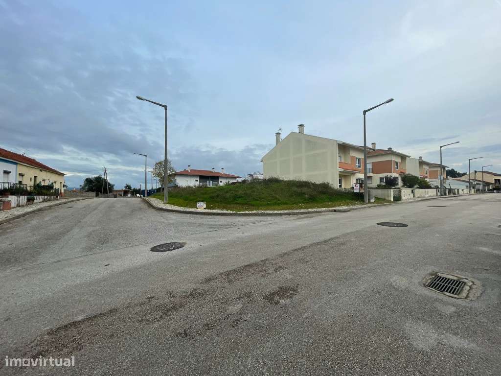 Lote de Terreno para uma moradia na zona de São Martinho do Bispo - Grande imagem: 2/12