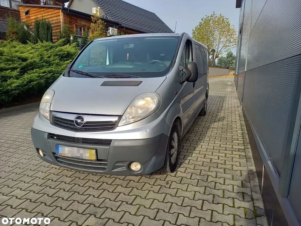 Opel Vivaro I L2H1 2.9t 2011