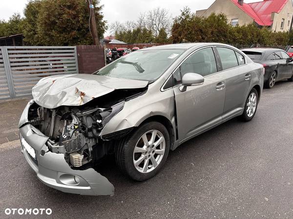 Toyota Avensis 2.2 D-4D Prestige - 3