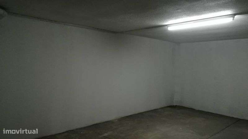 Garagem box fechada em Águas Santas - Grande imagem: 5/8