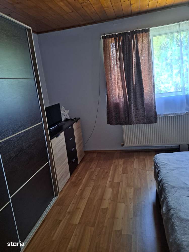 Casă P+M în Sântandrei cu 4 dormitoare 2 băi, living, bucătărie, garaj - Imagine principală: 4/20