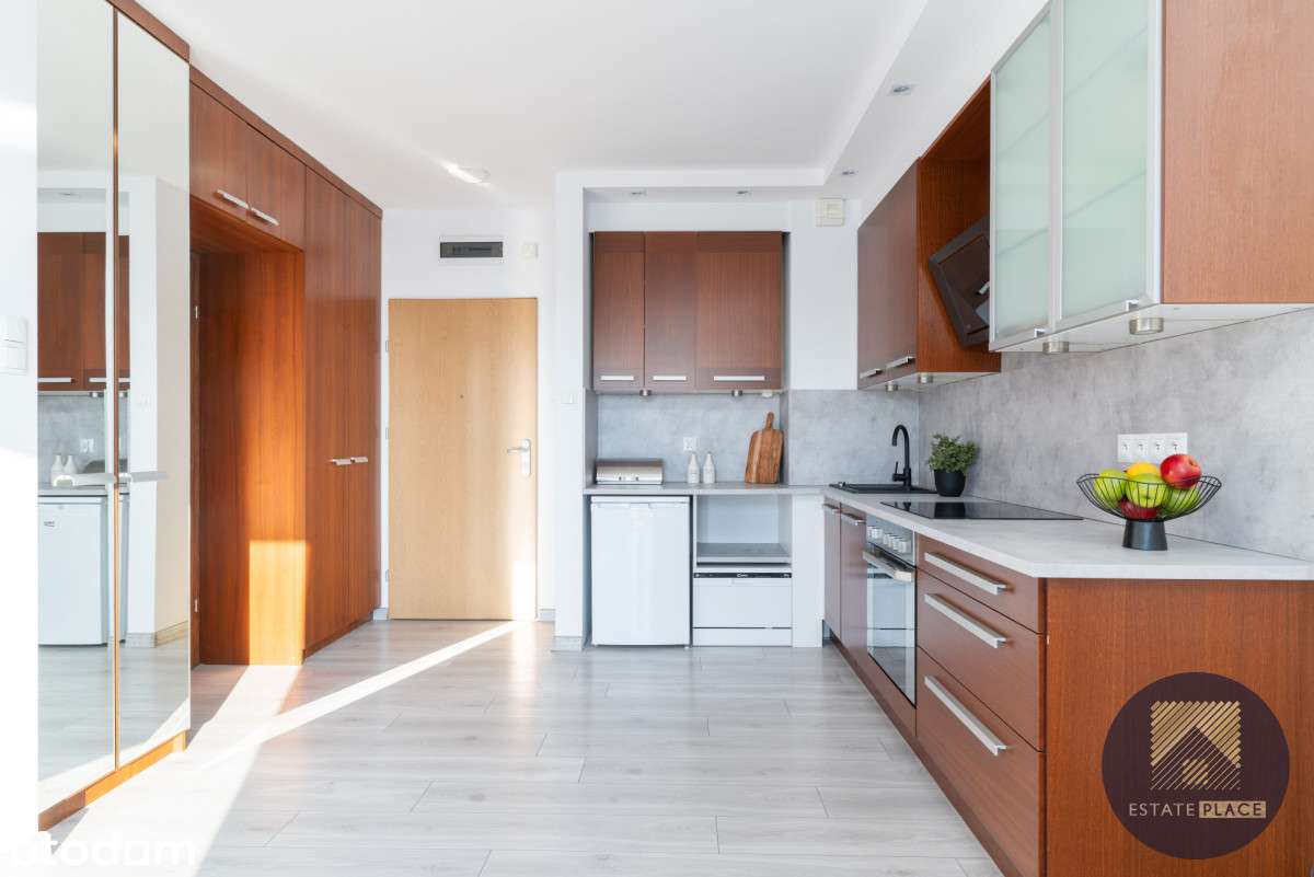 Funkcjonalna kawalerka z klimą i balkonem-6