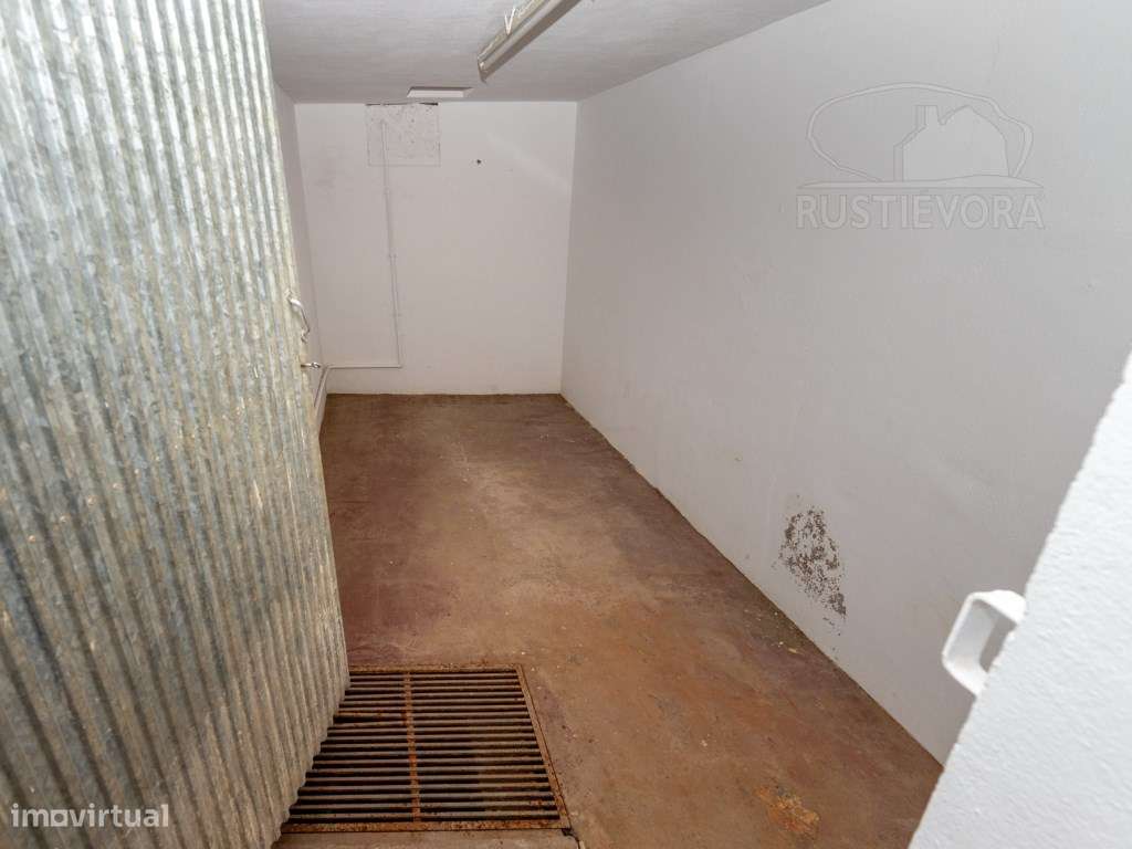 Armazém com 3 pisos - quinta - Montemor-o-Novo-23