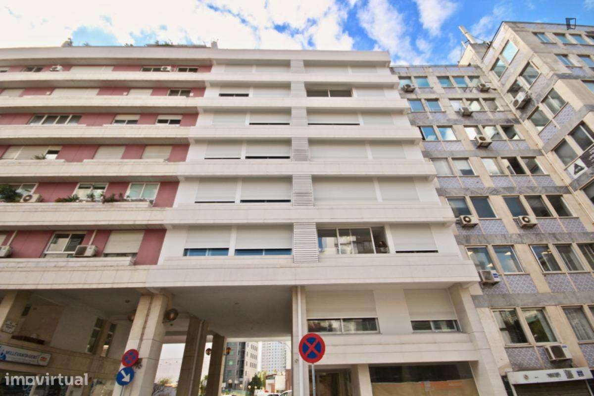 Apartamento com 1 quartos - localizado em Sete Rios Lisbon - Grande imagem: 4/10