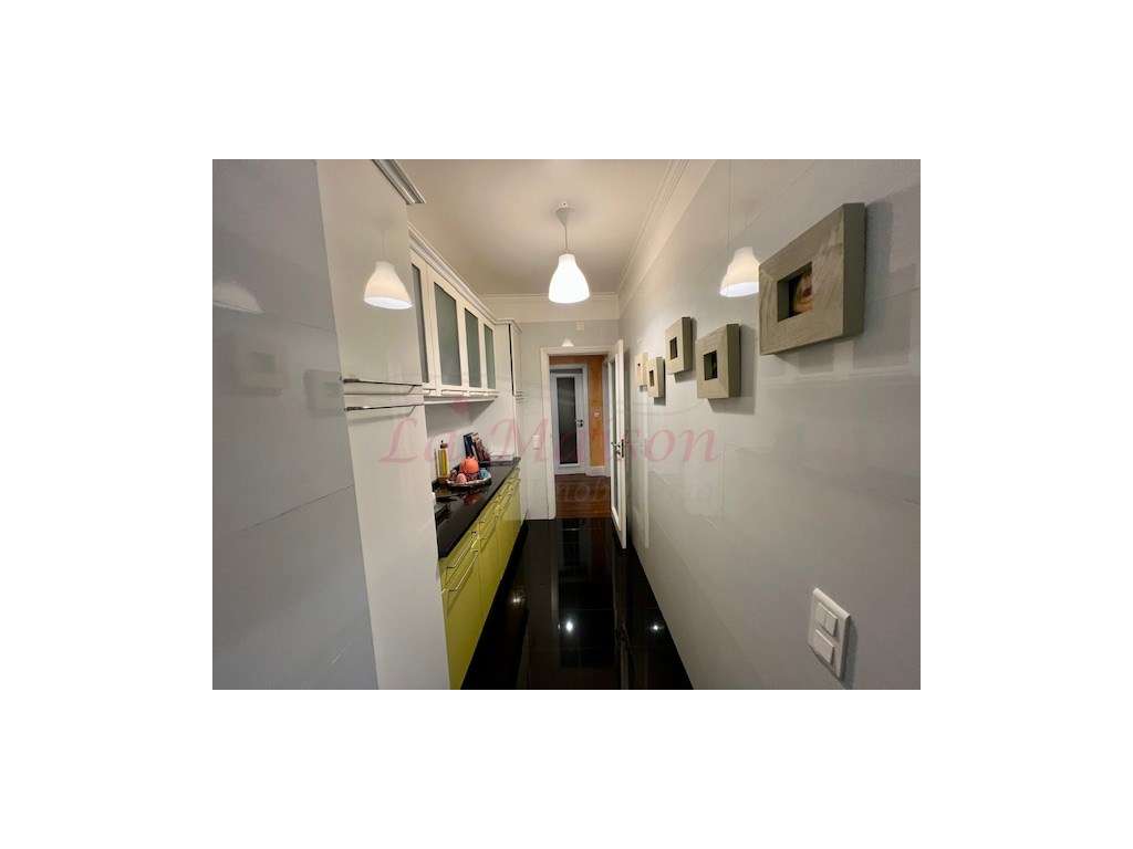 Apartamento T4 no Infantado-22