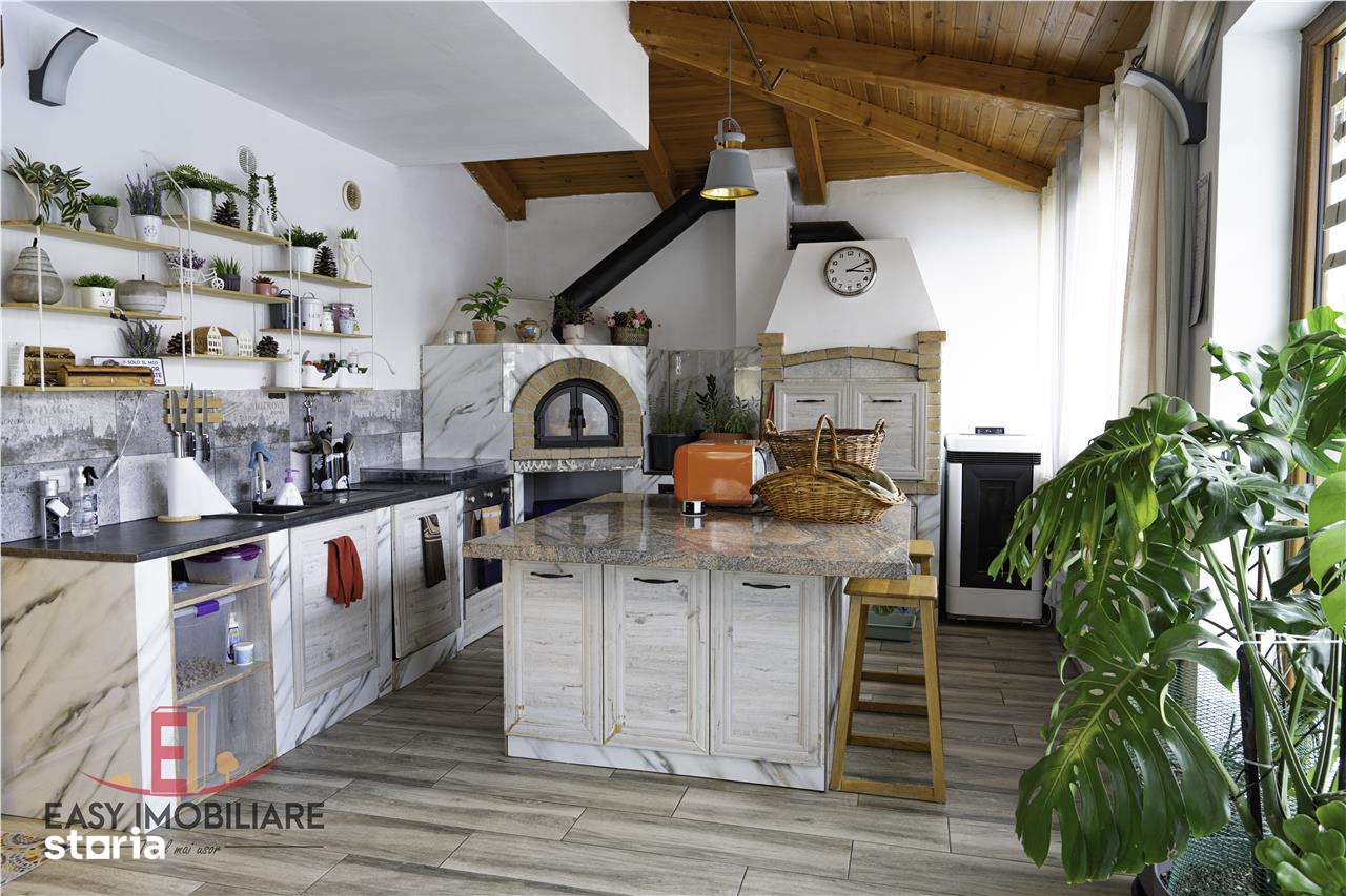 Casa moderna cu piscina, panouri solare, pompa caldura si teren de 140-8