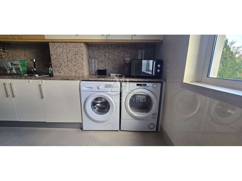 Apartamento T3 com otimas áreas a 5 minutos da Avenida Luisa Todi-4