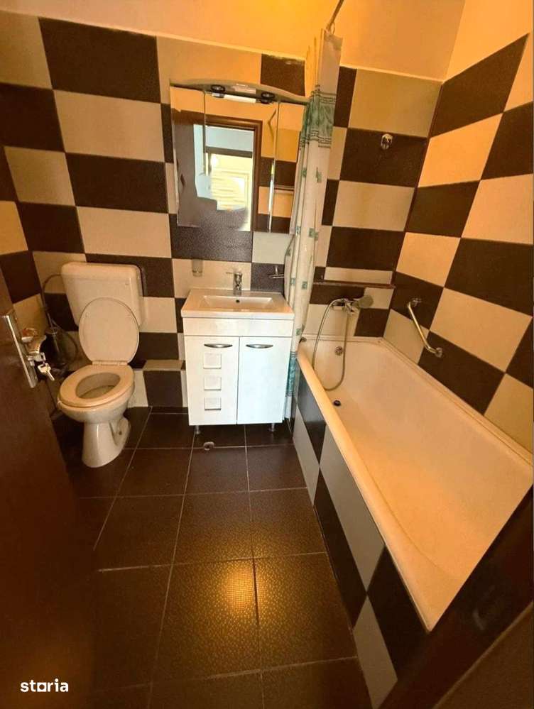 Dristor Mc Donald's- 5minute de metrou-3