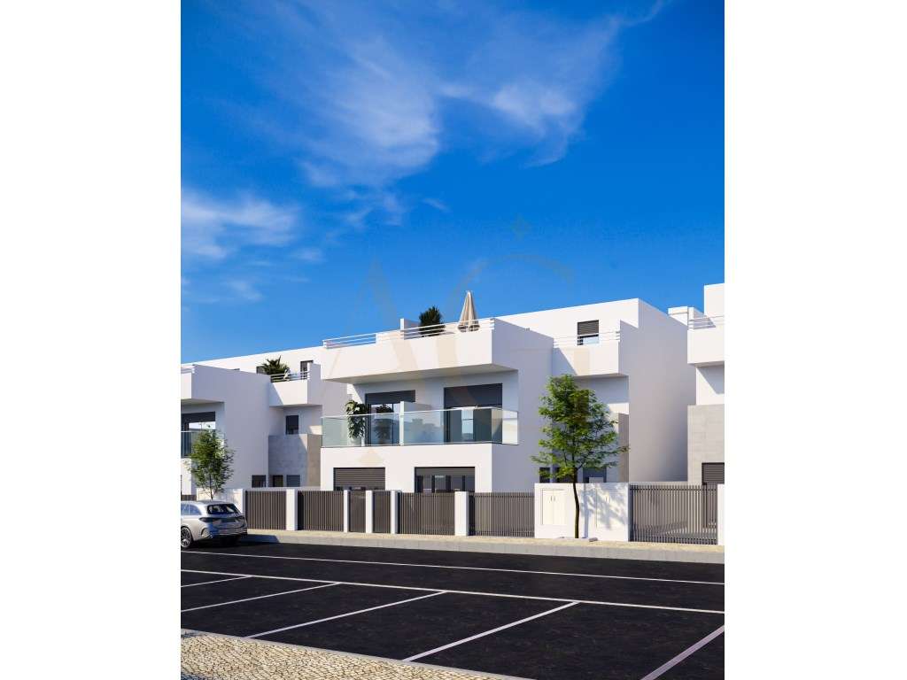 Moradia T3 +2 na Praia da Lota, com Piscina, Jardim e Garagem-6