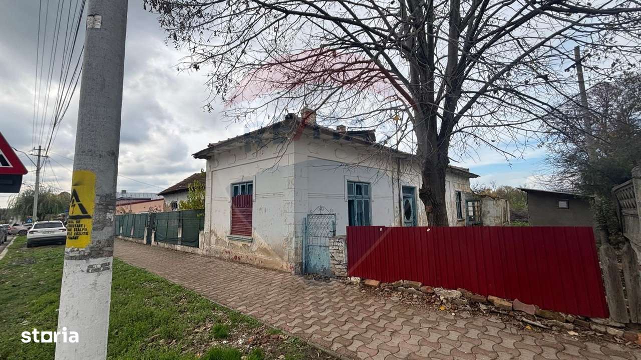 Teren cu constructie, central,  oras Negru Voda-vis-a-vis de Primarie-2