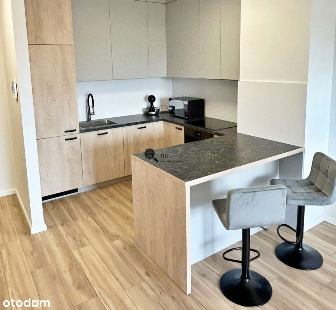 Wysoki standard, od południa, miejsce w hali-1